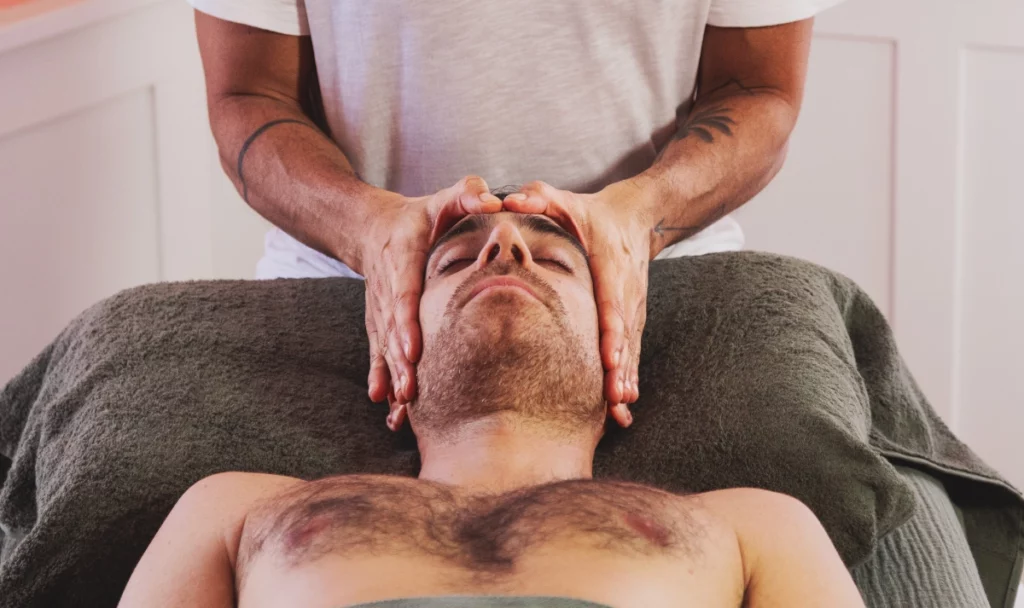 Massage myofascial Bordeaux Bastide — Javi Molero BioTouch Method®